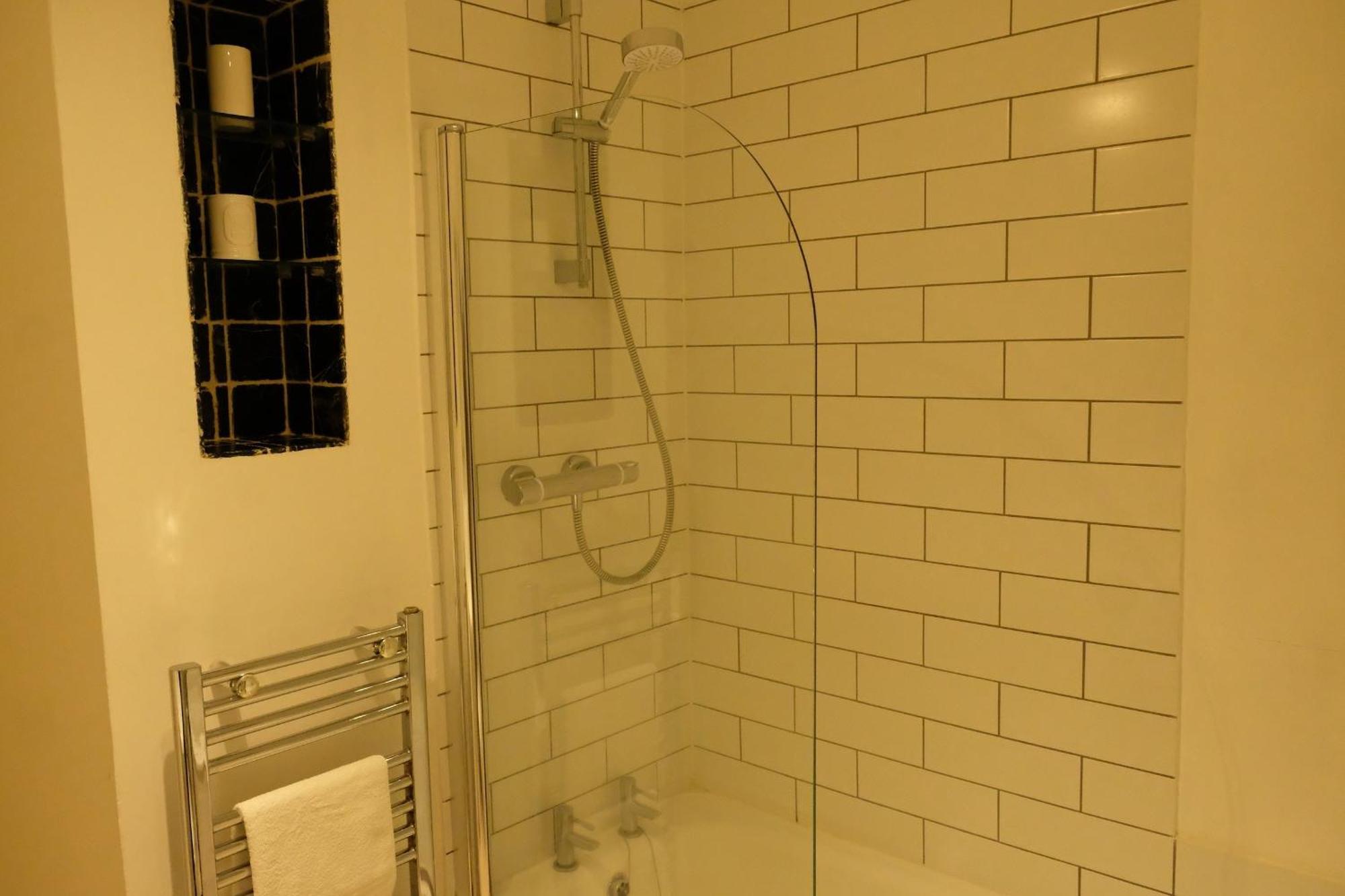 Spacious City Centre Apartment Bath Extérieur photo